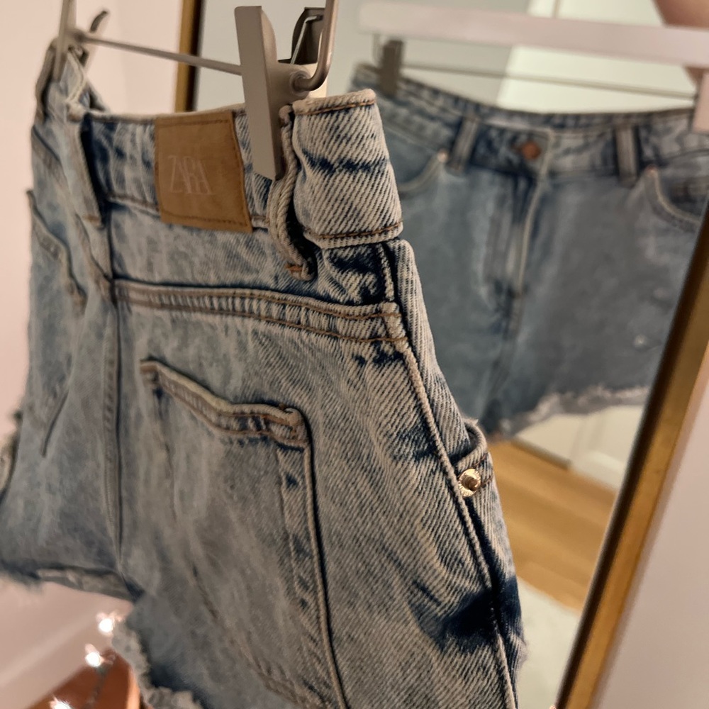 COPY - Must-have!! New jean shorts ZARA, size US 4